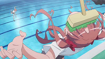 炎天下の作業には水分補給が必須ですのよ